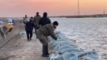 Фотография к новости: Атырауда Жайық өзенінің деңгейі көтеріліп, елді мекендерге қауіп төнді