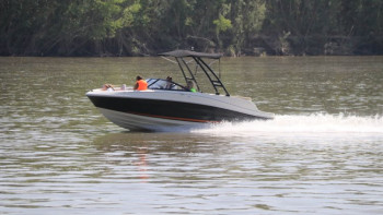 Фотография к новости: Павлодарда сүңгуірлер кеме капитанын іздеп жатыр