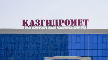 Фотография к новости: Найзағай, жаңбыр, жел: Бірнеше өңірде дауылды ескерту жарияланды