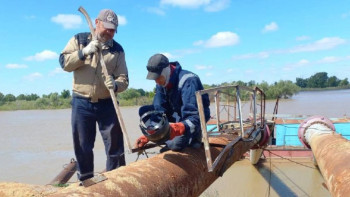 Фотография к новости: Атырауда тасқын суы 18 мың гектар шабындық алқабын суаруға жіберілді