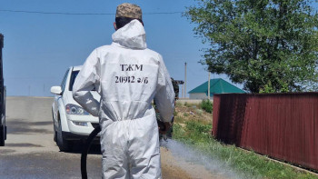 Фотография к новости: Құлсарыда қоғамдық орындарды дезинфекциялау жалғасып жатыр