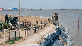 Фотография к новости: Үш облыста тасқынға қарсы шаралар жалғасып жатыр