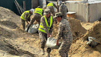Фотография к новости: Атырауда тәуліктік кезекшілікке Ақтөбеден келген ТЖ мамандары қатысуда