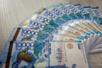 Фотография к новости: 115 мың теңге: Депутаттар күнкөріс дейгейін қайта қарауды ұсынды