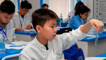 Фотография к новости: Әлемнің ең мықты жас биологының есімі Қазақстанның астанасында жарияланады