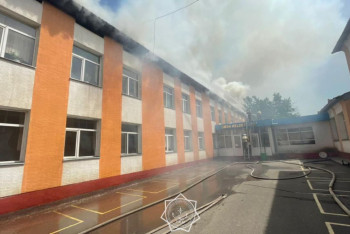 Фотография к новости: Шымкентте мектеп өртеніп жатыр