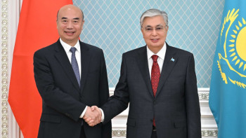 Фотография к новости: Президент ҚХР Мемлекеттік кеңесі Премьерінің орынбасарын қабылдады