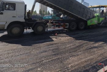 Фотография к новости: Стандартқа сәйкес келмейді. Депутат жол сапасы сын көтермейтінін айтты