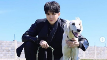 Фотография к новости: Димаш Президент сыйға тартқан Ғарышкерді көрсетті