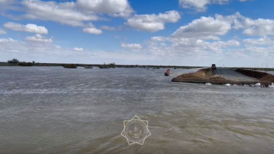 Су тасқыны. Жалғансай ауылының маңында автотрасса учаскесінің бір бөлігі жырылды