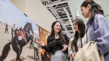 Фотография к новости: Астанада бірегей ат марафоны туралы фильмнің тұсаукесері өтті