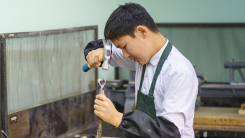 Фотография к новости: Астаналық оқушыларға 88 мың теңгенің жұмысы ұсынылды