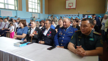 Фотография к новости: Алматыда оқушылар ардагерлермен кездесті