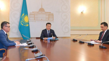 Фотография к новости: Ерлан Қарин Азаматтық мәселелер жөніндегі комиссияның отырысын өткізді