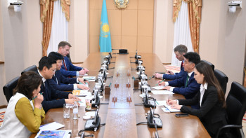 Фотография к новости: Жақып Асанов Дүниежүзілік банк және БҰҰДБ өкілдерімен кездесті