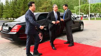 Фотография к новости: Қытай Сыртқы істер министрі Қазақстанға ресми сапармен келді