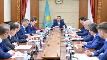 Фотография к новости: Сенатта өңдеу өнеркәсібін дамыту мәселеріне арналған парламенттік тыңдау өтеді