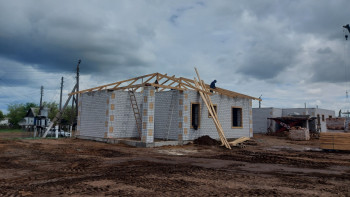 Фотография к новости: Су тасқынынан кейінгі Жалаулы. Жаңа үйлер қалай бой көтеруде