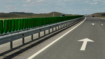 Фотография к новости: Республикалық маңызы бар жолдарда жарықты шағылыстыратын экрандар орнатылды