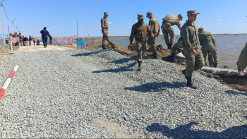 Фотография к новости: Су тасқыны. Ауылмен байланыстыратын жол ашылды