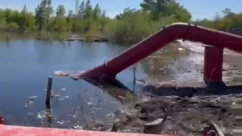 Фотография к новости: БҚО-да суға кеткен саяжайларда су тасқыны салдарын қалай жоюда