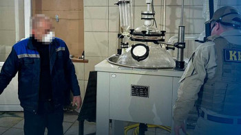 Фотография к новости: ҰҚК: Павлодарда жасырын нарколабораторияның көзі жойылды