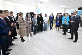 Фотография к новости: Сенаторлар елордадағы кітапханалардың қызметімен танысты