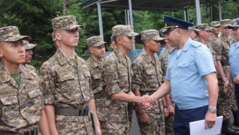 Фотография к новости: Алматыда сарбаздарға ЖОО-на тегін оқуға сертификаттар табысталды