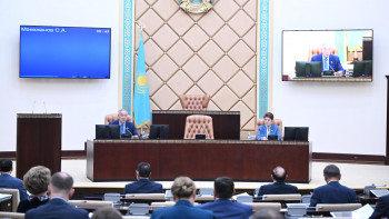 Фотография к новости: Сенаторларға бюджеттің атқарылуы туралы есептер таныстырылды