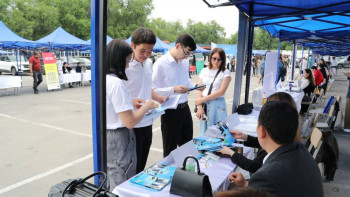 Фотография к новости: Алматыда "Jasalmaty.kz" порталы арқылы 4 мың адам жұмысқа орналасты