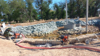 Фотография к новости: Су тасқыны.  Индер ауданында Жайық өзенінің деңгейі төмендеп келеді