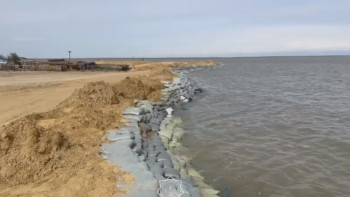 Фотография к новости: Құйлыс және Жайсаңбай ауылдарында бөгет нығайтылып жатыр