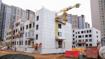 Фотография к новости: Астанада рекордты көлемде мектеп салынып жатыр