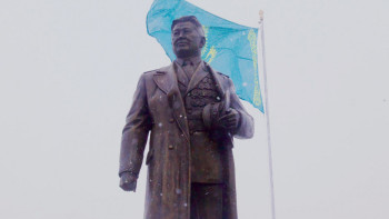 Фотография к новости: Ақкөлде Сағадат Нұрмағамбетовке арналған ескерткіш ашылды