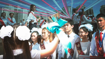 Фотография к новости: Бүгін 3 820 703 оқушы оқу жылын аяқтайды