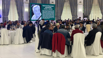 Фотография к новости: Алматыда қазақ медицинасының аңызы Төрегелді Шармановқа ас берілді