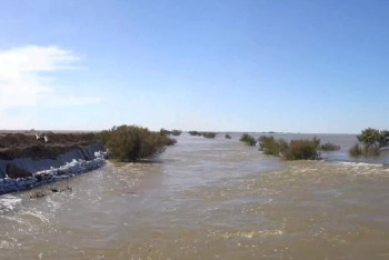 Фотография к новости: ТЖД: Тасқын су Атыраудың солтүстік бөлігіндегі елді мекендерге қауіп төндіруде