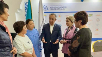 Фотография к новости: Су тасқыны. Кәсіподақтар федерациясының төрағасы ақтөбелік әріптестерімен кездесті