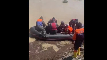 Фотография к новости: Су тасқыны. Атырауда 95 бас жылқы қауіпсіз жерге шығарылды