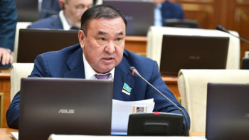 Фотография к новости: Суды басқарып отырған су мамандары емес – депутат Бөген мәселесі жайлы