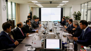 Фотография к новости: QazaqGaz бірлескен жобалар барысын талқылады