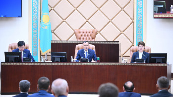 Фотография к новости: Сенаторлар органикалық өнім өндірісі және айналымы туралы заңды қарады