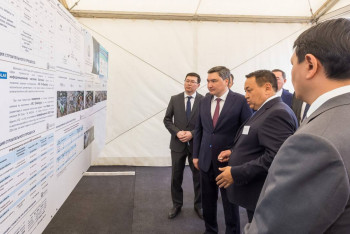 Фотография к новости: Жайлы мектеп. Бектенов Алматыда жобаның іске асырылу барысын тексерді