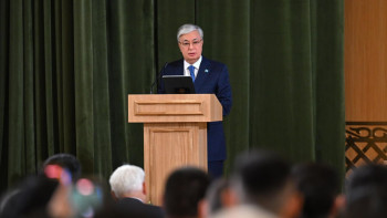 Фотография к новости: Тоқаев: Министрлік жас ғалымдарға мыңдаған грант бөліп жатыр