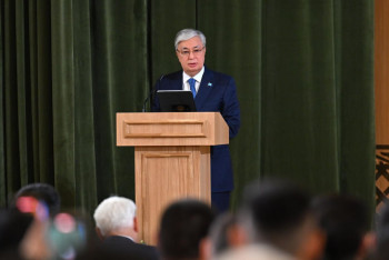 Фотография к новости: Тоқаев: Министрлік жас ғалымдарға мыңдаған грант бөліп жатыр