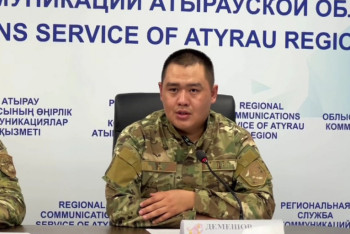 Фотография к новости: Құтқарушылар тұрғындарға Жайық өзеніне шомылмауды ескертті