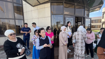 Фотография к новости: Атыраулық ата-аналар биометриялық деректерді беруге қарсы