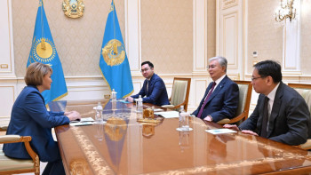 Фотография к новости: Мемлекет басшысы Перинатология және балалар кардиохирургиясы орталығының директорын қабылдады