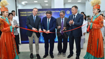 Фотография к новости: ҚазҰУ-да 9 химиялық зертхана ашылды