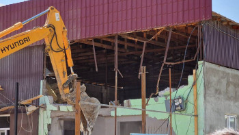 Фотография к новости: Алматы облысында заңсыз құрылыс бұзылды